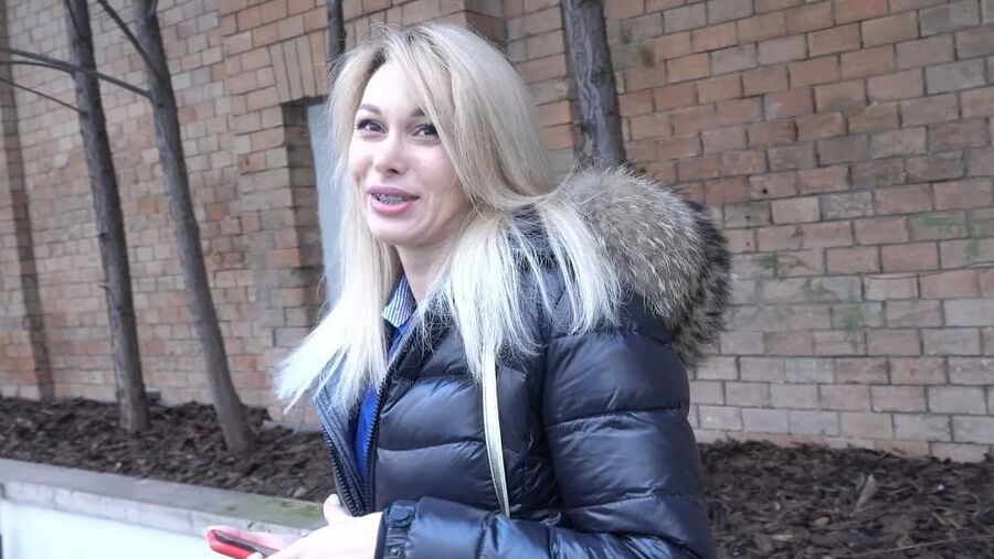 GERMAN SCOUT - Braces MILF Karina King Pickup for Casting Fu