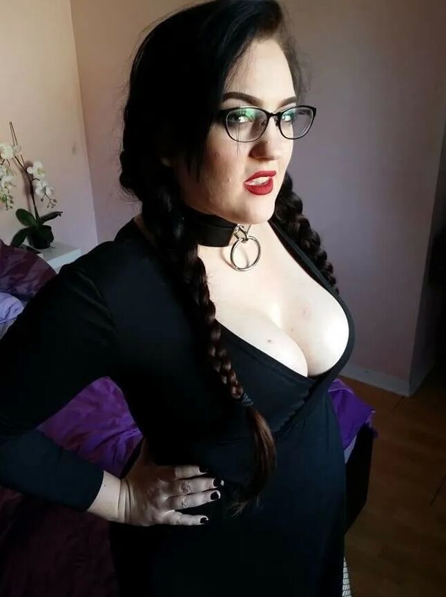 Chubby MILF Amy Leaf- Wednesday