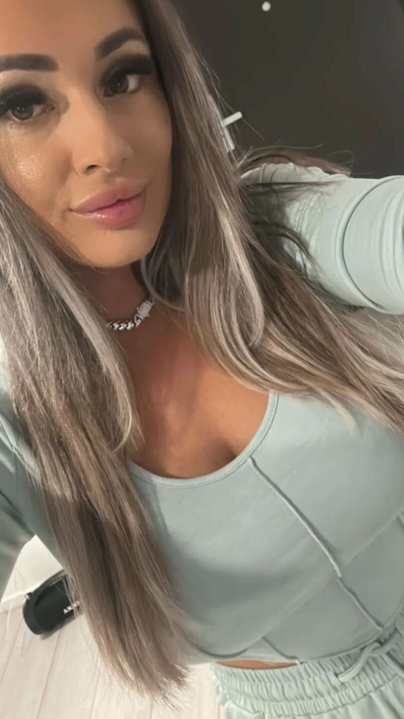 IsabellaEtthan Free Photos