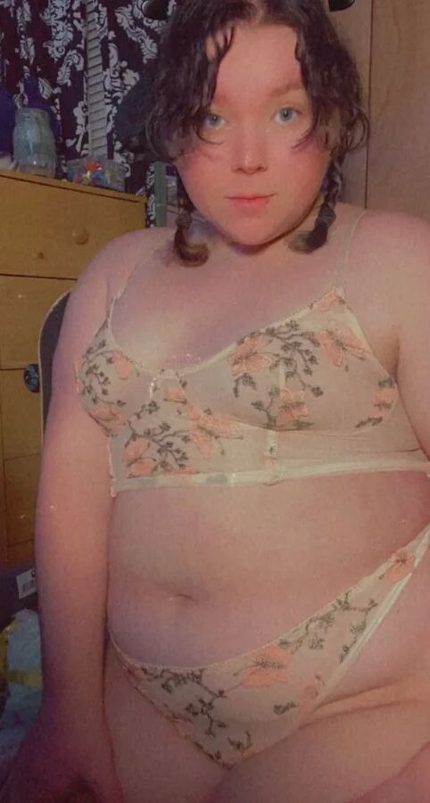 18 Year Old BBW Lilac