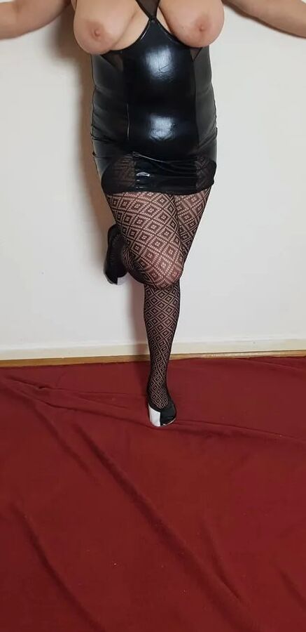 Sandy`s Hot Solo Shooting Part One