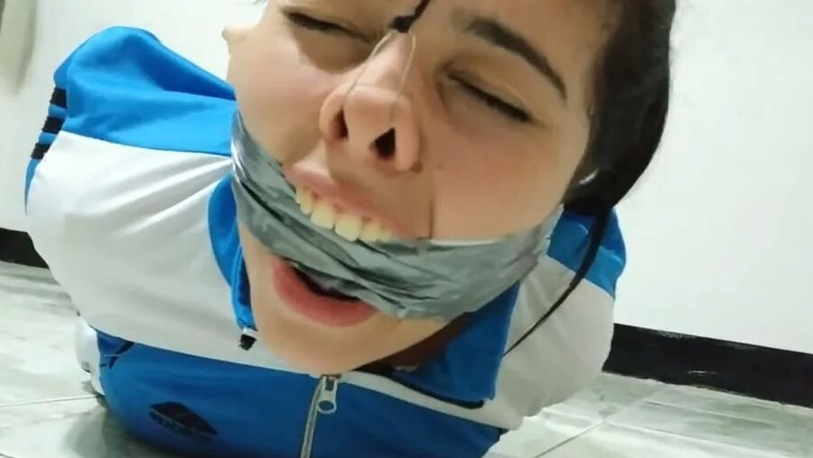 Jogger Gagged With Sweaty Socks After Her Run! - Selfgags