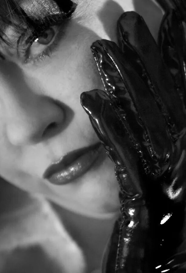 Tina Snua - Nipples & PVC Gloves
