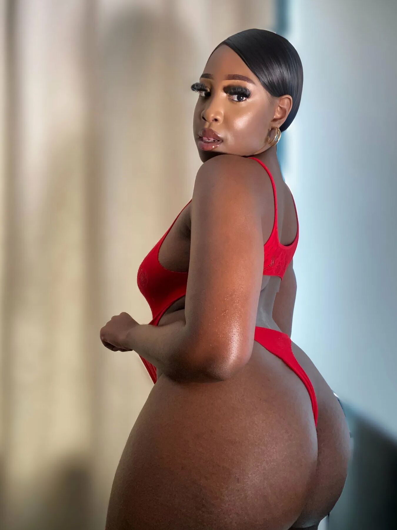 Simone Free Photos