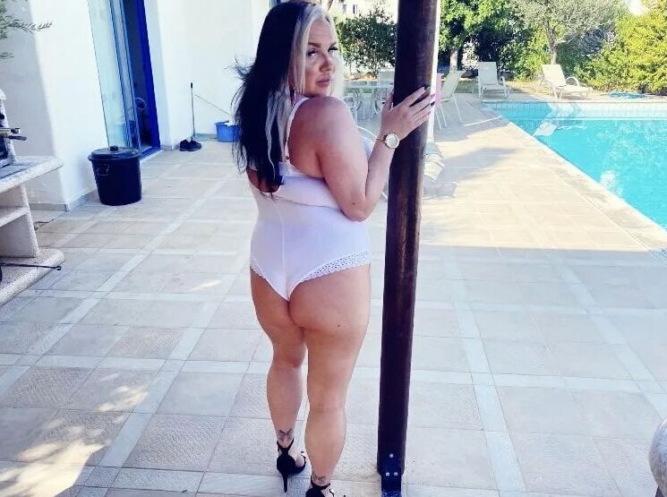 MiaXXX hOLIDAYS in Cyprus