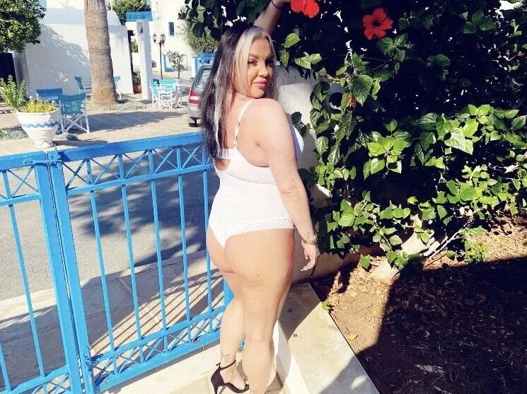 MiaXXX hOLIDAYS in Cyprus