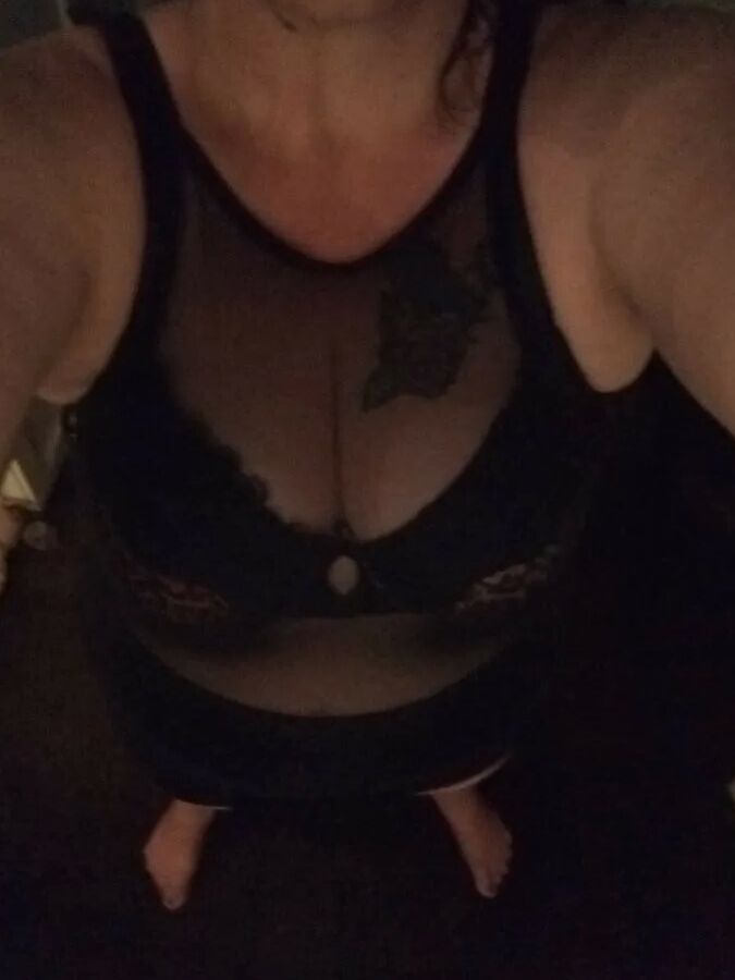 Big Titted MILF photo gallery