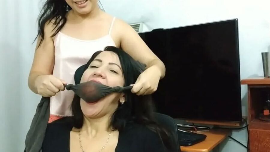 Lesbian Tickling For Pantyhosed MILF Feet - Selfgags