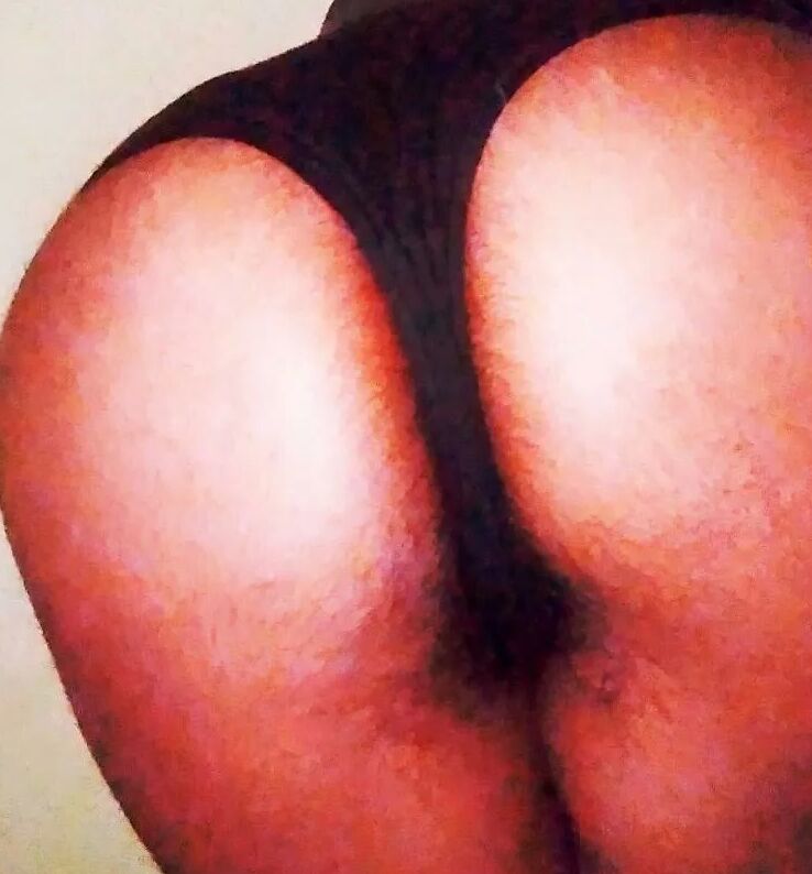 Big Boobs & Pussy bitch