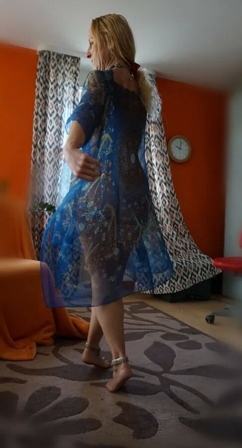 Selena's dancing posing