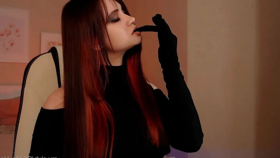 Olivia --> Follow Me <3 Free Photos