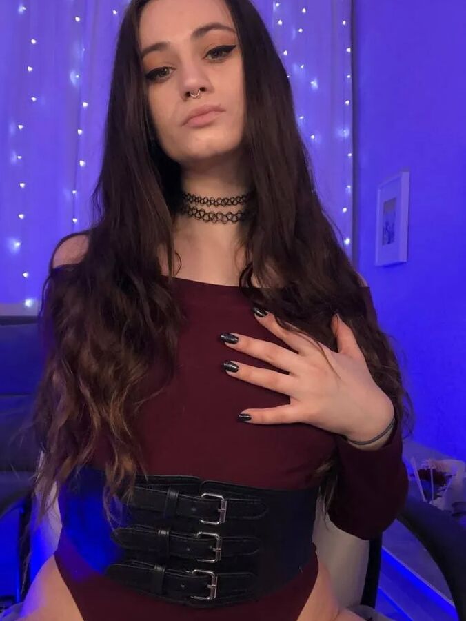 Olivia --> Follow Me <3 Free Photos