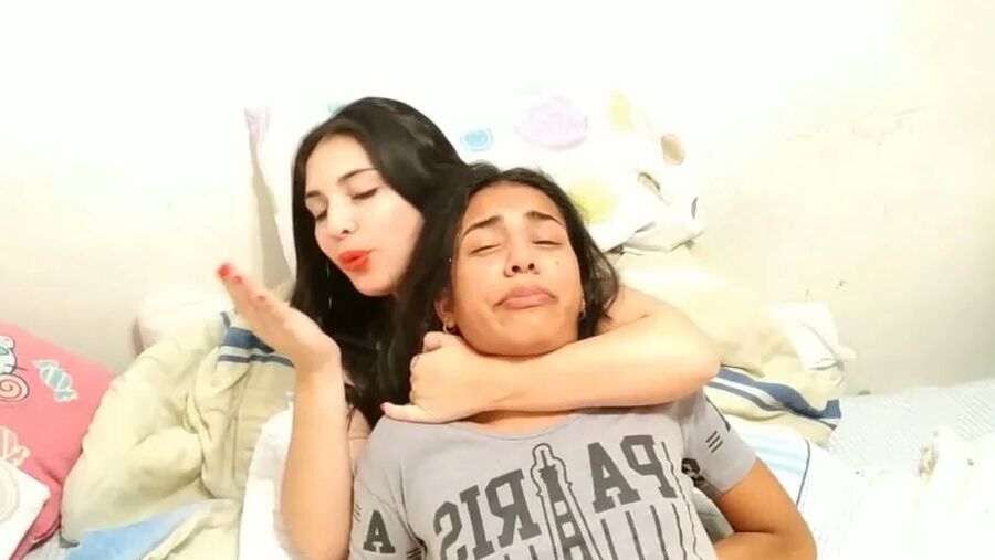 Lesbian Handgag Spit And Smother - Selfgags
