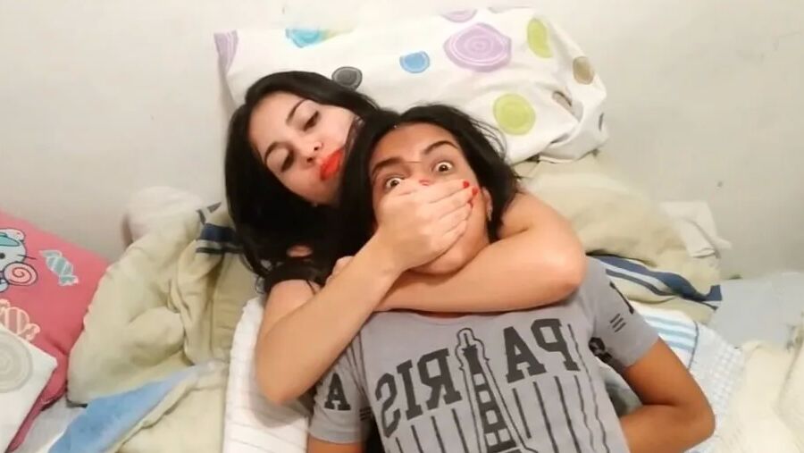 Lesbian Handgag Spit And Smother - Selfgags