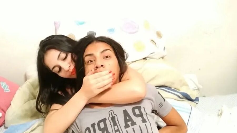 Lesbian Handgag Spit And Smother - Selfgags
