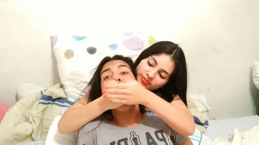 Lesbian Handgag Spit And Smother - Selfgags