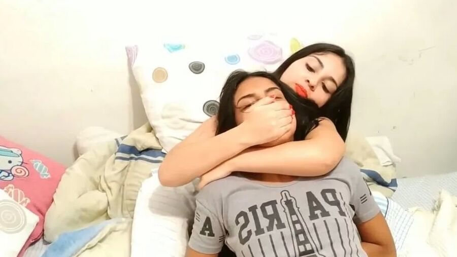 Lesbian Handgag Spit And Smother - Selfgags
