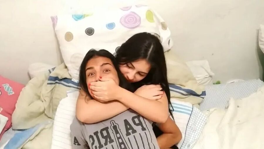 Lesbian Handgag Spit And Smother - Selfgags