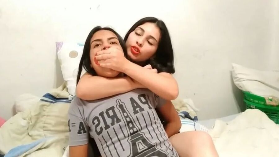 Lesbian Handgag Spit And Smother - Selfgags