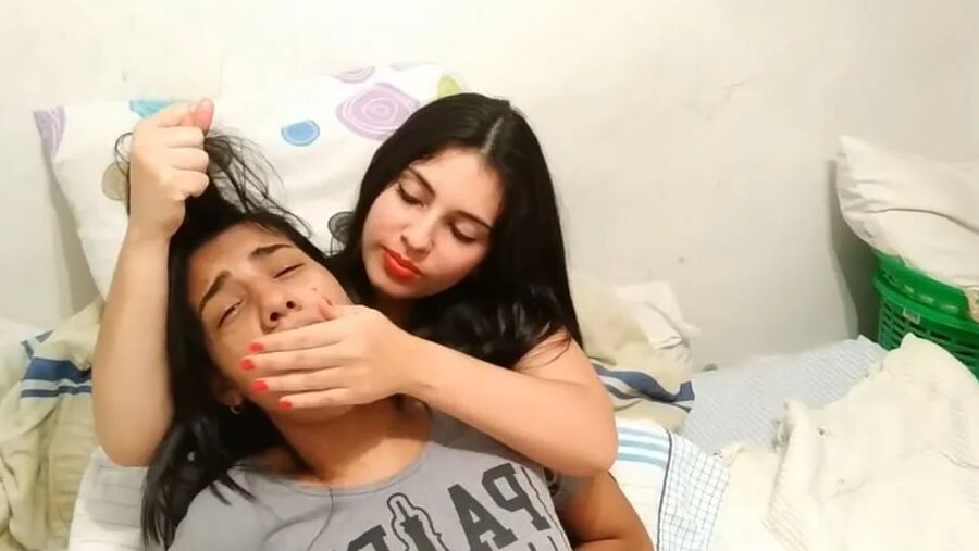 Lesbian Handgag Spit And Smother - Selfgags