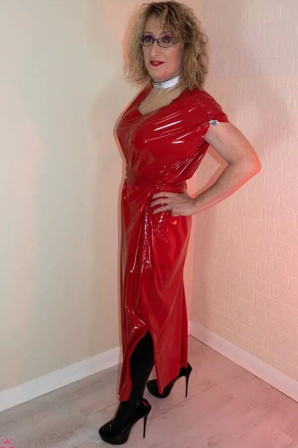 British Milf in Long Latex Rubber Dress from Latexandlovers