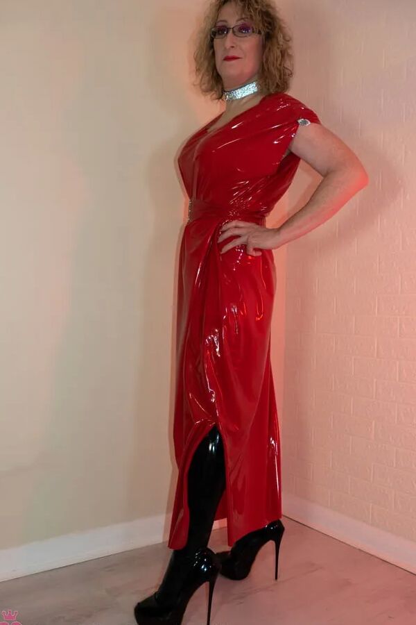 British Milf in Long Latex Rubber Dress from Latexandlovers