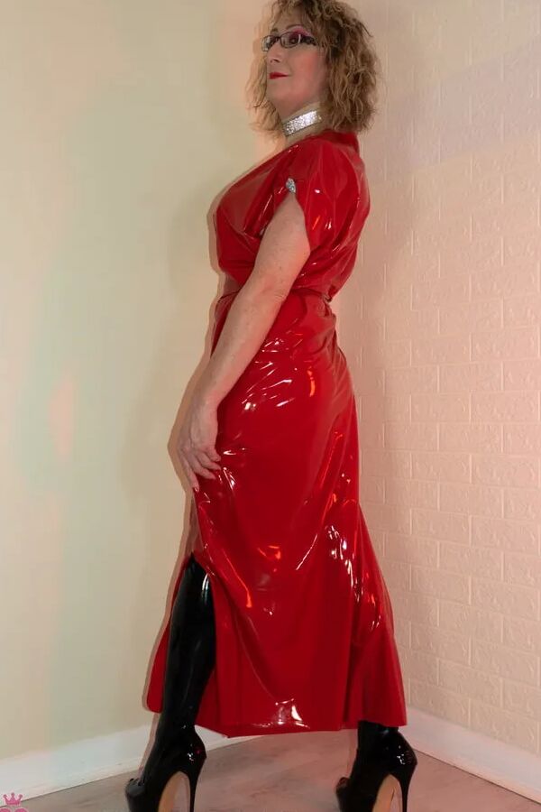 British Milf in Long Latex Rubber Dress from Latexandlovers