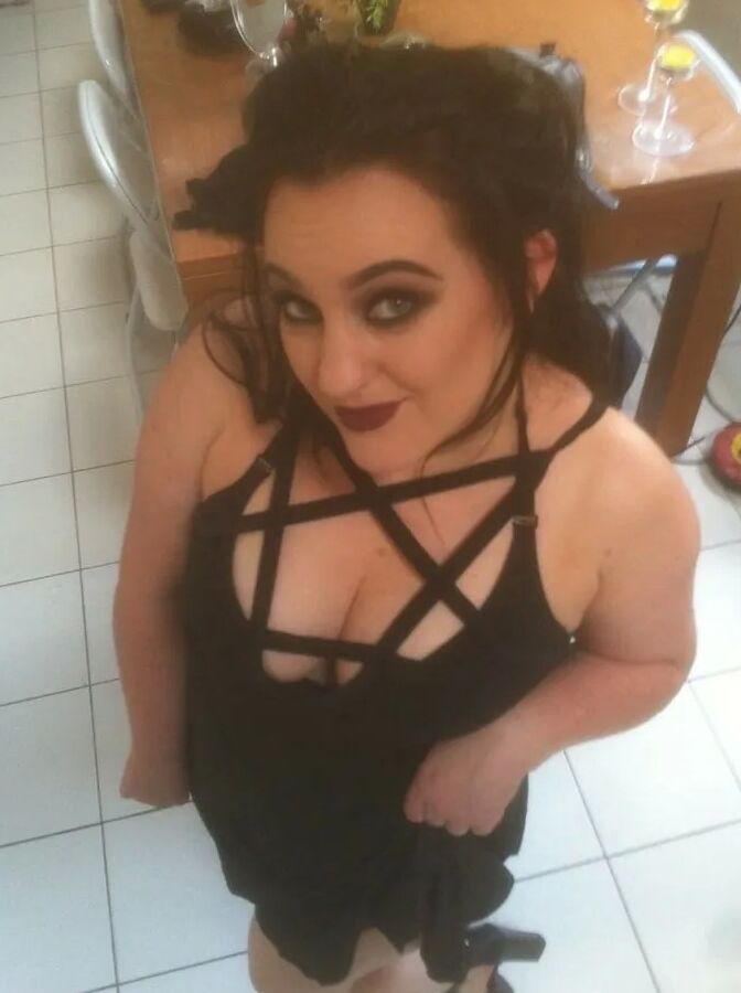 Chubby MILF Amy Leaf - Sexy dress