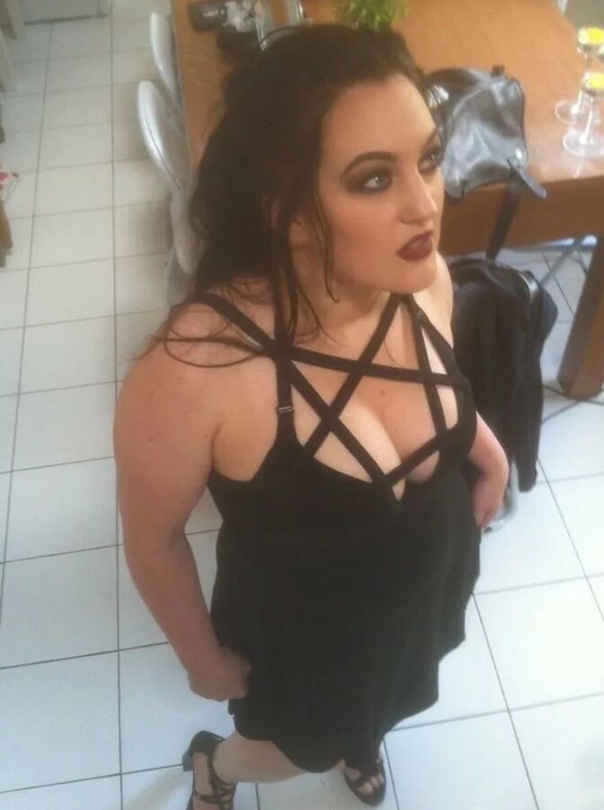 Chubby MILF Amy Leaf - Sexy dress