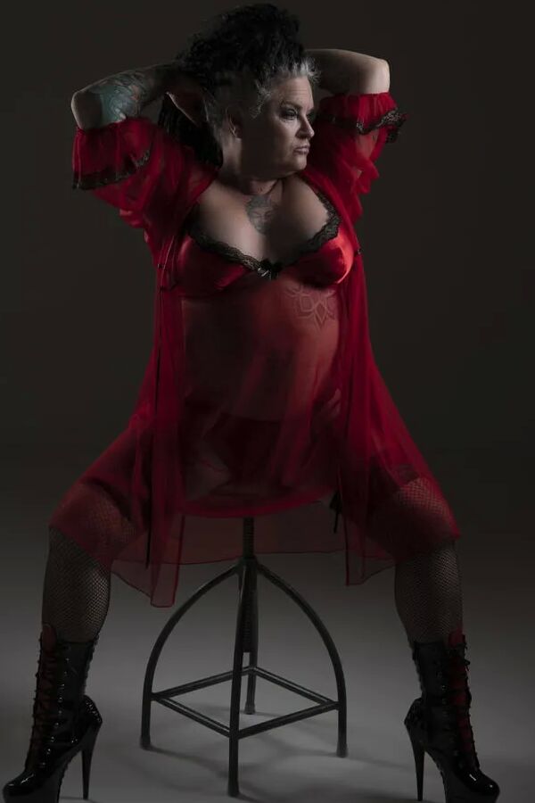 Domina Dark
