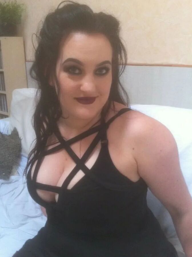 Chubby MILF Amy Leaf - Sexy dress