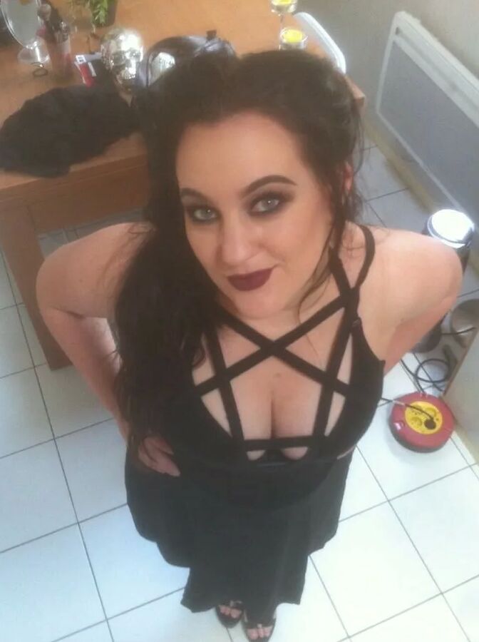 Chubby MILF Amy Leaf - Sexy dress