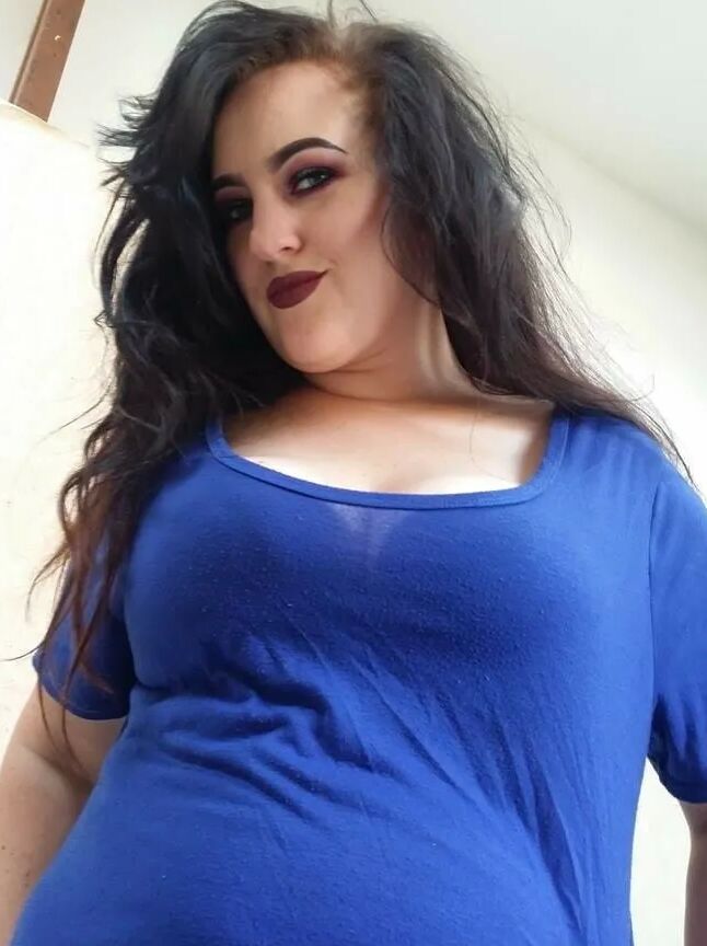 Chubby MILF Amy Leaf- Blue dress