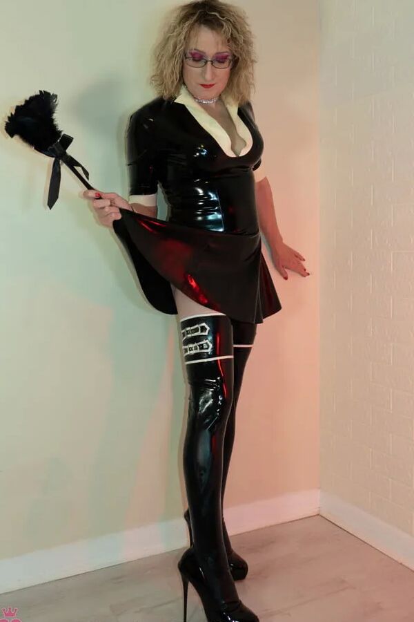 Lisa the latex maid here to serve your desires