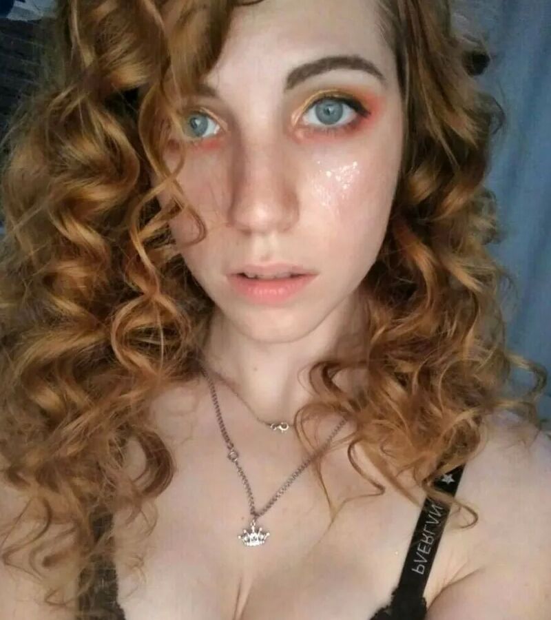 Evie Knight Free Photos