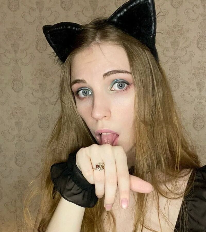 Evie Knight Free Photos