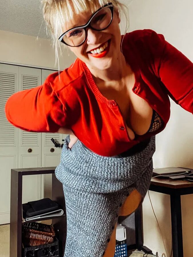 Office Heels skirt and pantyhose
