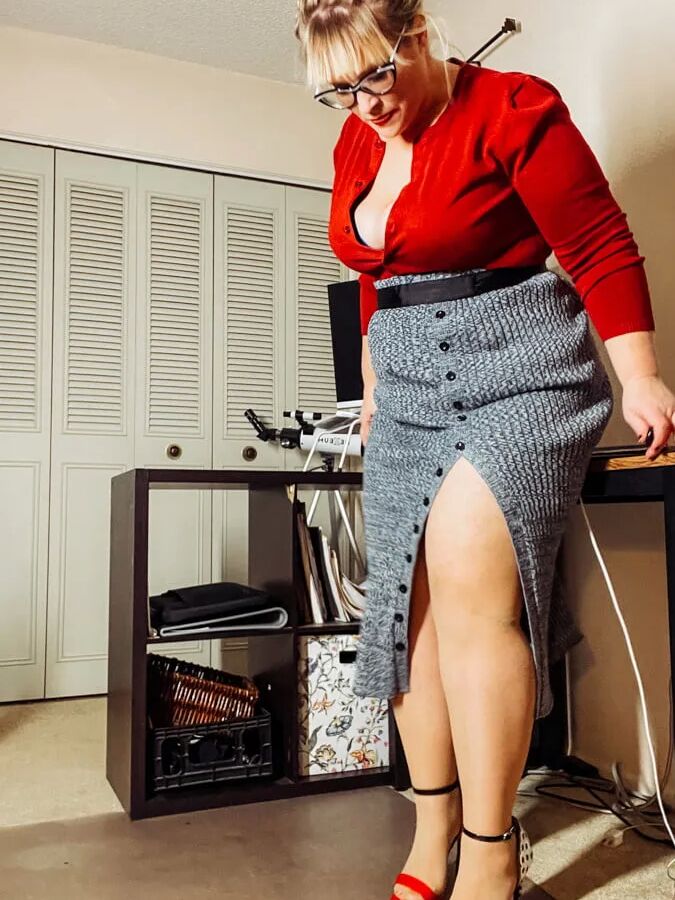 Office Heels skirt and pantyhose