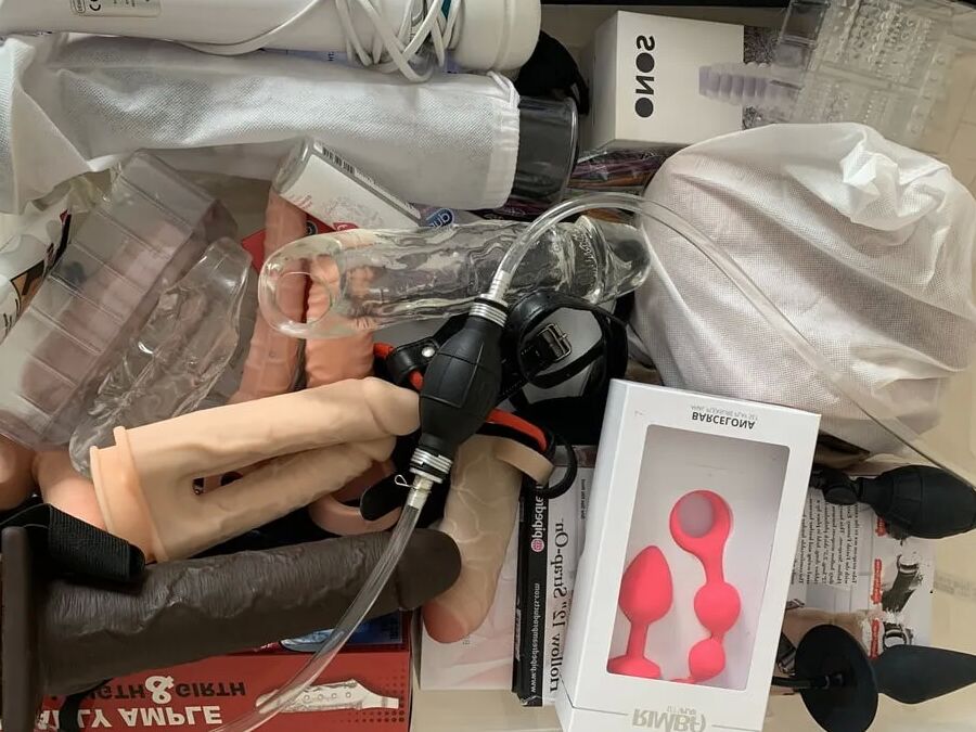 Sex toys competition - which one use on my pawg wife