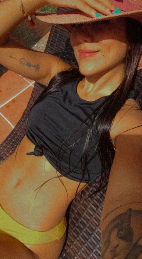 AntonellaFox Free Photos