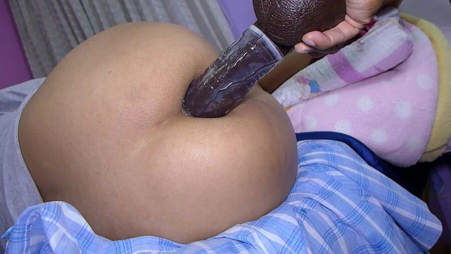 PLAYING WITH MY DELICIOUS ASS, YOU LIKE IT