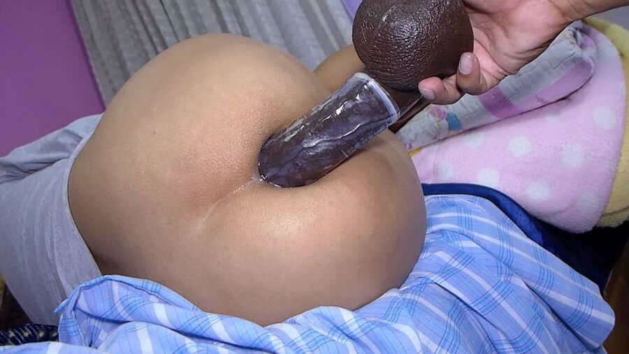 PLAYING WITH MY DELICIOUS ASS, YOU LIKE IT