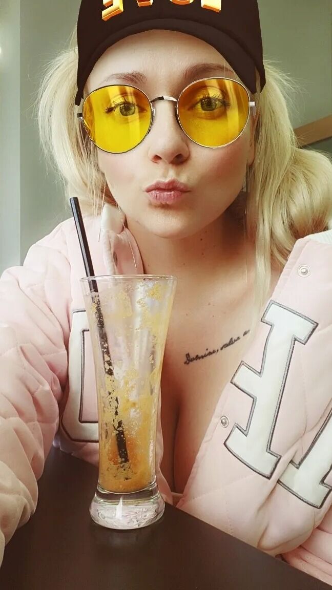 BondGirl Free Photos