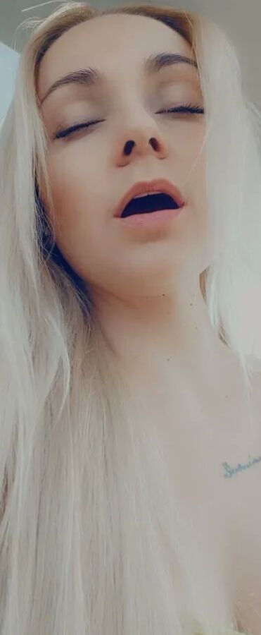 BondGirl Free Photos