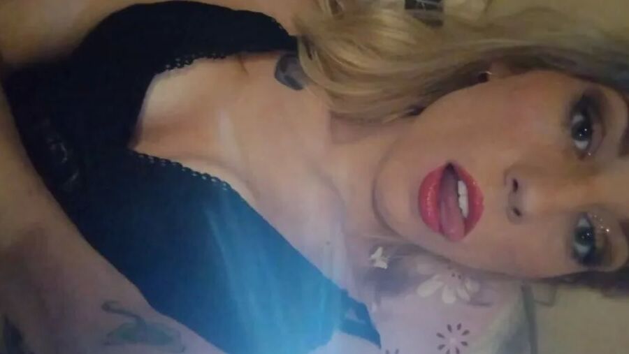 Lindy Laine Mason - FinDom Princess Free Photos