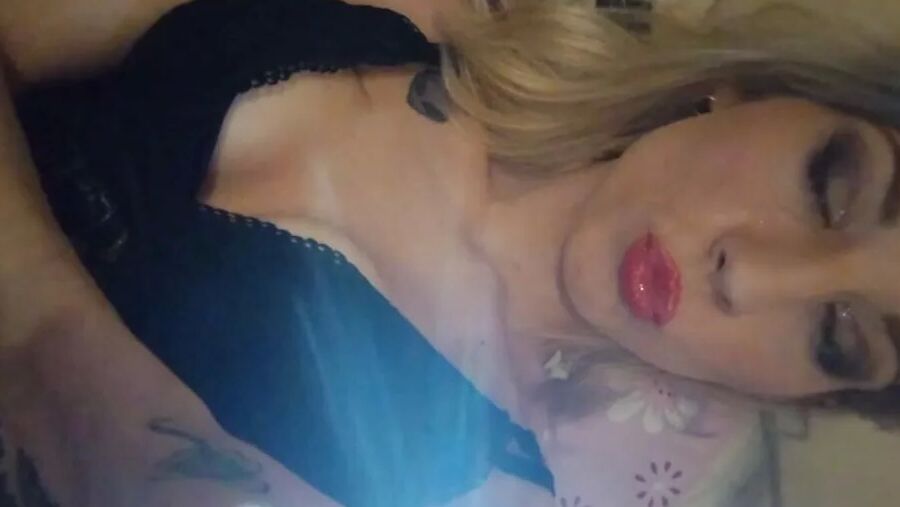 Lindy Laine Mason - FinDom Princess Free Photos