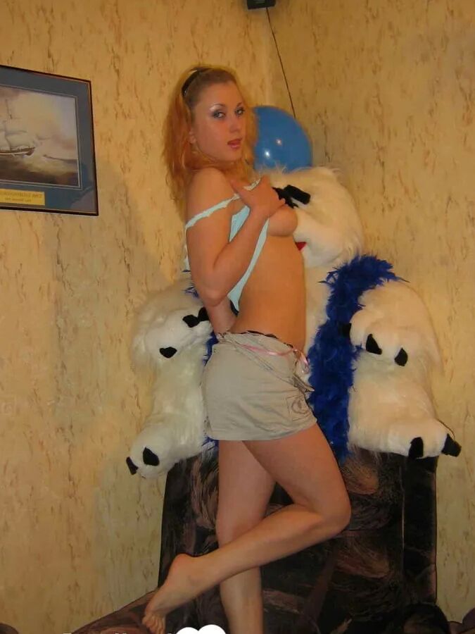 Hot girlfriend takes her clothes off on camera