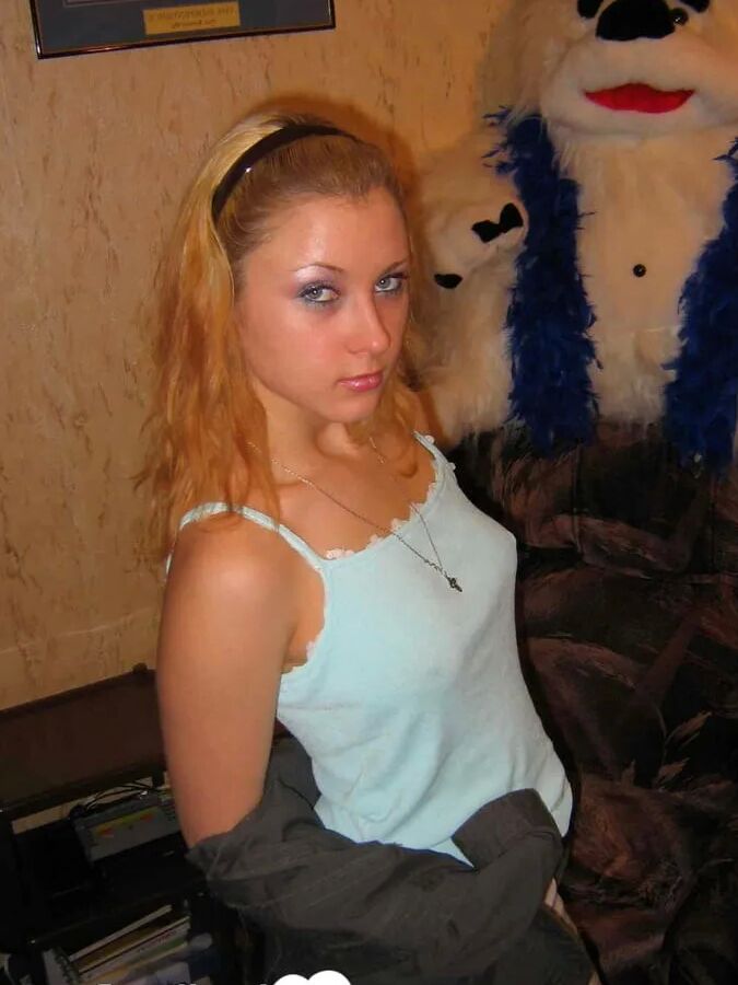 Hot girlfriend takes her clothes off on camera