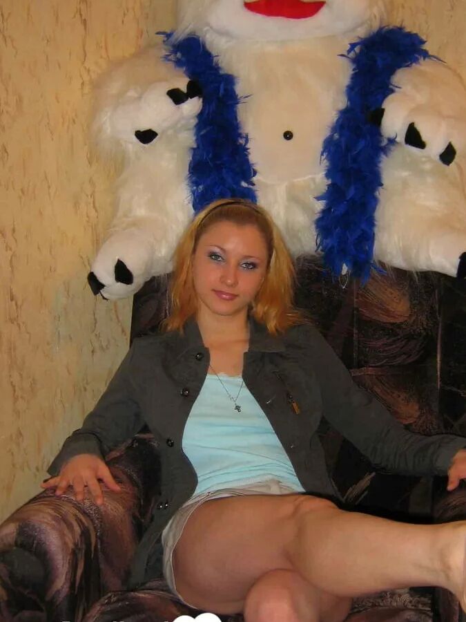 Hot girlfriend takes her clothes off on camera
