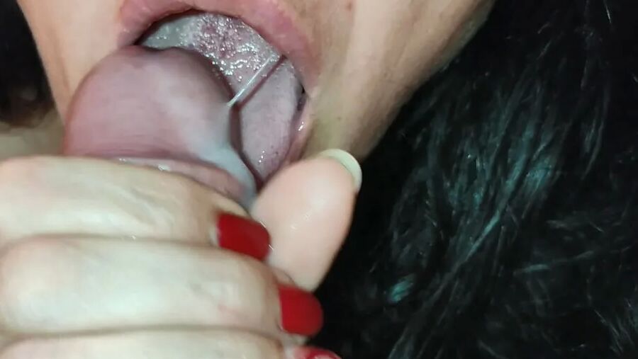 MILF Housewife gets Sucks Dick